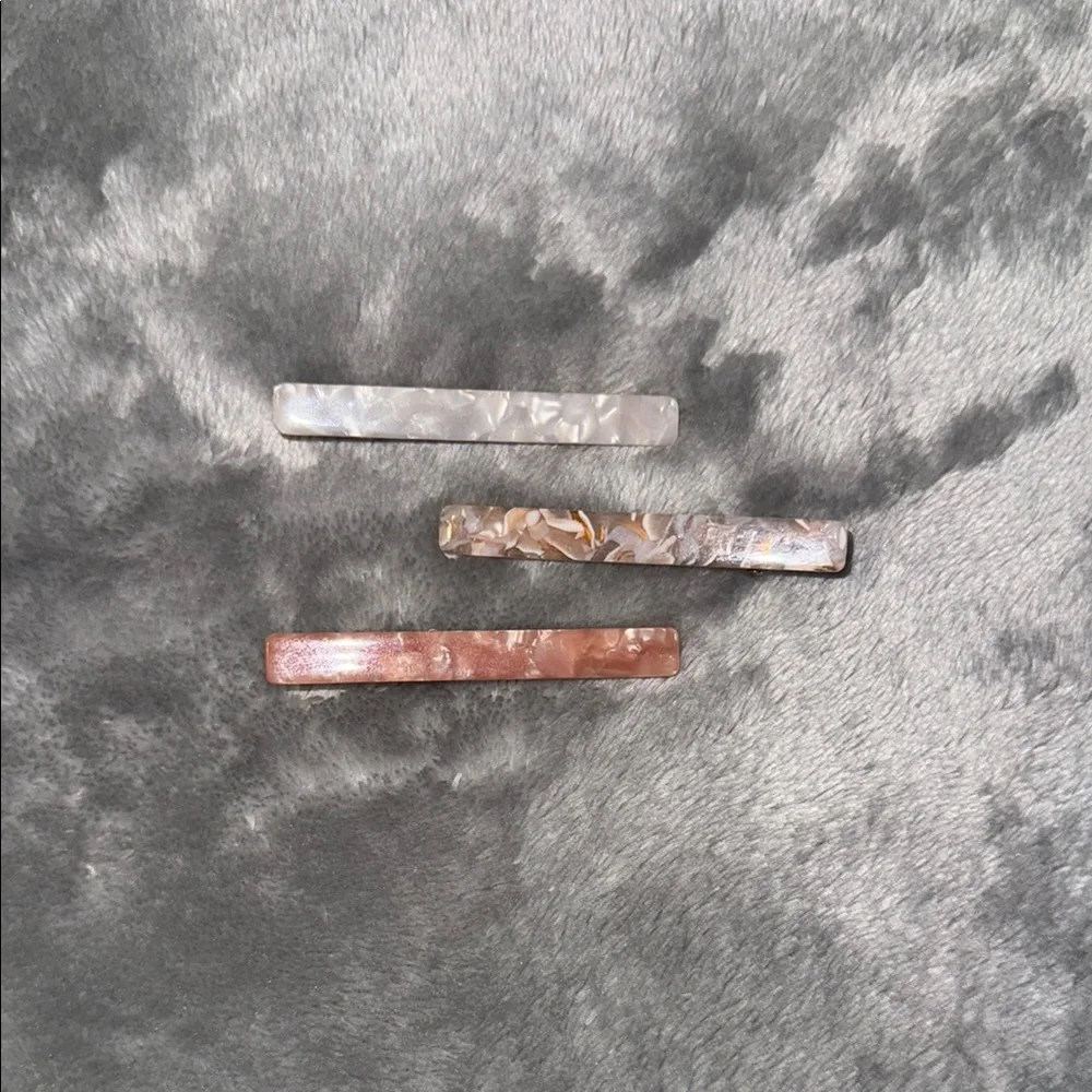 NWOT Bundle of Three Multicolor Hair Clips - Picture 1 of 4
